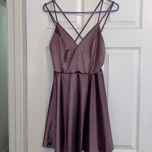 WINDSOR DRESS - Picture 1 of 5